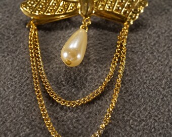 Vintage Art Deco Style Yellow Gold Tone Faux Pearl Chain Design