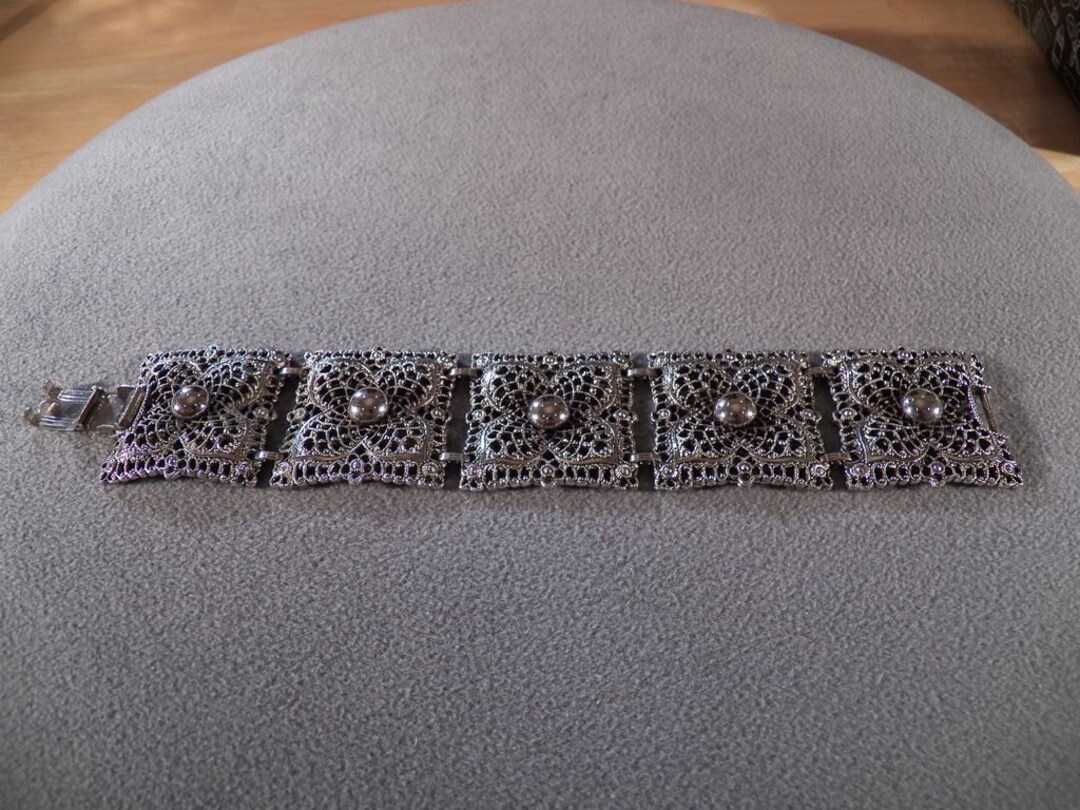 Vintage Silver Tone Big Bold Fancy Filigree Square Link Vintage Silver Tone Big Bold Fancy Filigree Square Link