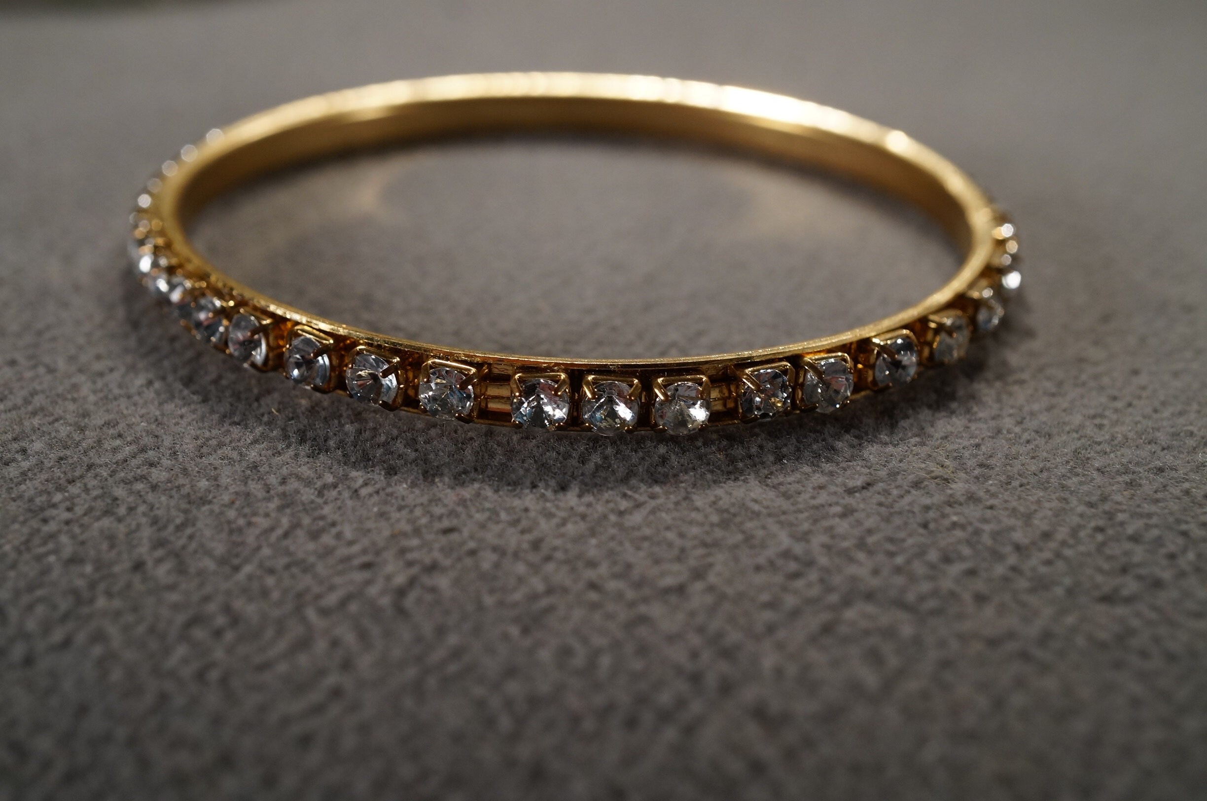 ALPHA 80s ENGLAND vintage gold rhinestone bangle - Shop