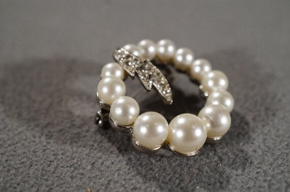 Vintage Art Deco Style Silver Tone Faux Pearl Gra… - image 2