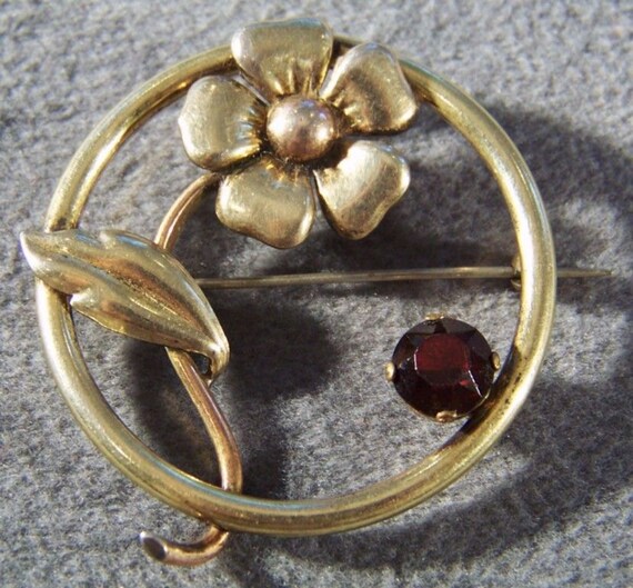 Vintage Ruby Red Rhinestone Round Flower Pin Broo… - image 1