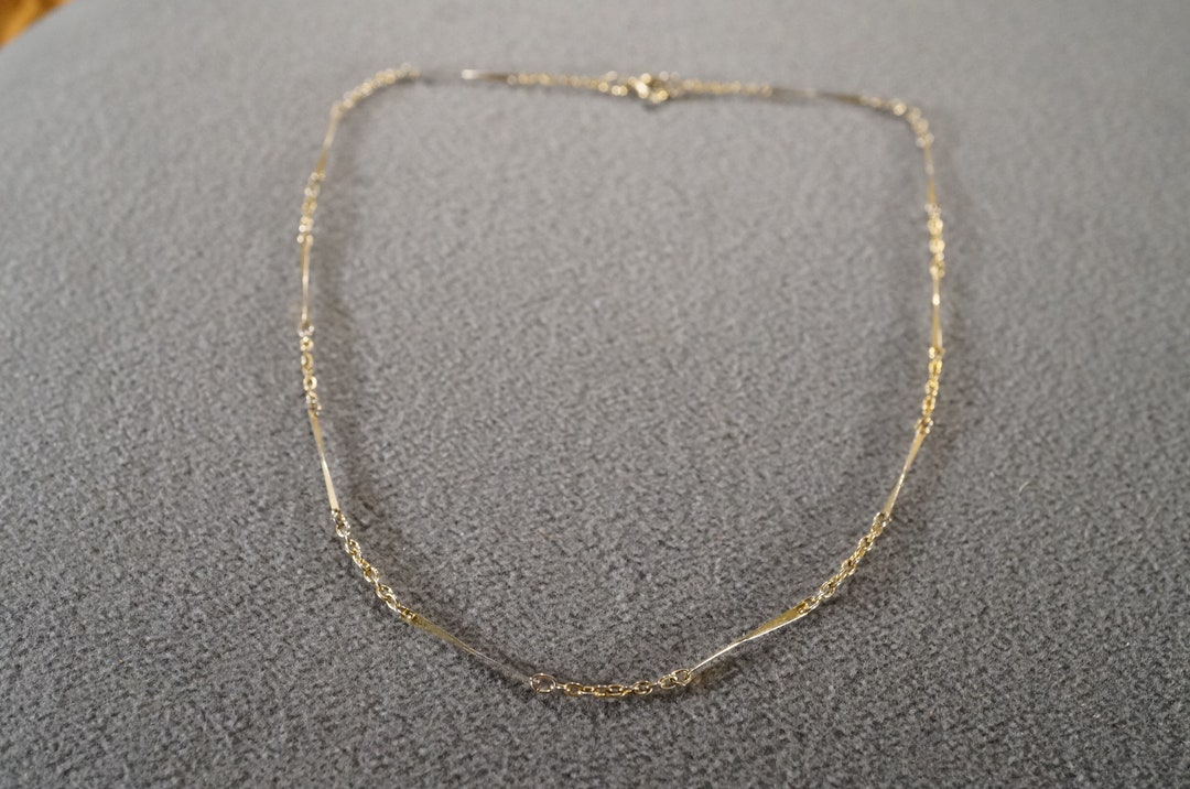 Vintage Traditional Style Yellow Gold Tone Chain Line Link
