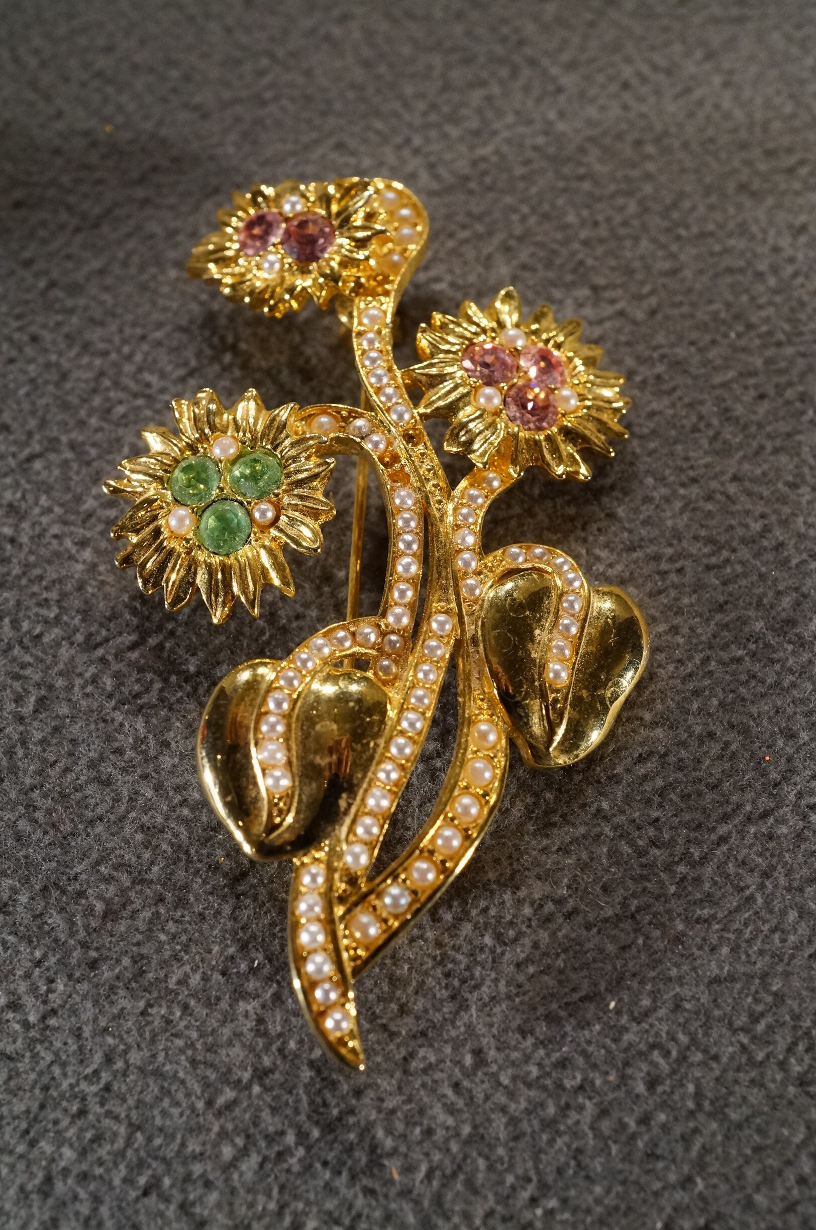 Vintage Art Deco Style Yellow Gold Tone Glass Stone Floral Design