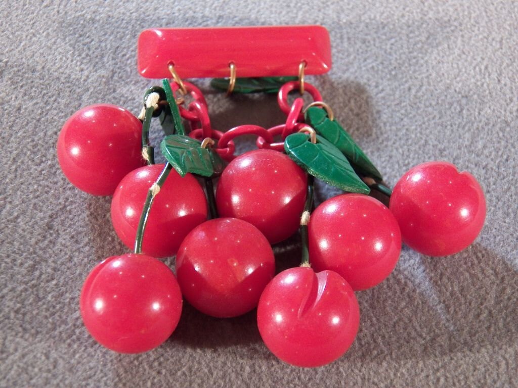 Vintage Cherry Red Green Bakelite 8 Dangling Cherry Pin Brooch