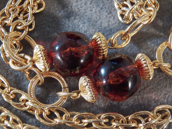 Vintage Goldtone Large Link Necklace with Amber-c… - image 4
