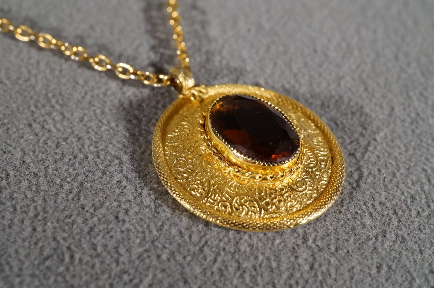 Vintage Art Deco Style Yellow Gold Tone Line Link Oval Glass