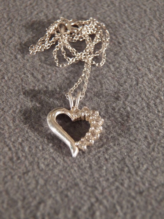 ネックレス・ペンダント VERY VINTAGE WHITE QUARTZ SILVER HEART PENDANT NECKLACE VERY VINTAGE WHITE QUARTZ HEART PENDANT NECKLACE
