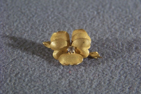 Vintage 12 K Yellow Gold Filled Fancy Petaled Flo… - image 1