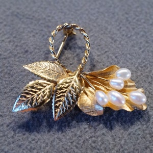Vintage Art Deco Style Genuine Cultured Pearl 12K Gold Filled Floral Design Pin Brooch Jewelry    K#51