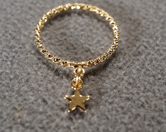 Vintage Art Deco Style Yellow Gold Tone Star Design Tassel Dangle Twisted Design Ring Stackable Size 7 Jewelry     K