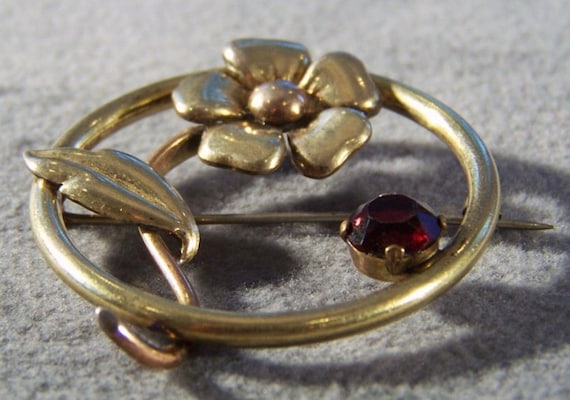 Vintage Ruby Red Rhinestone Round Flower Pin Broo… - image 2