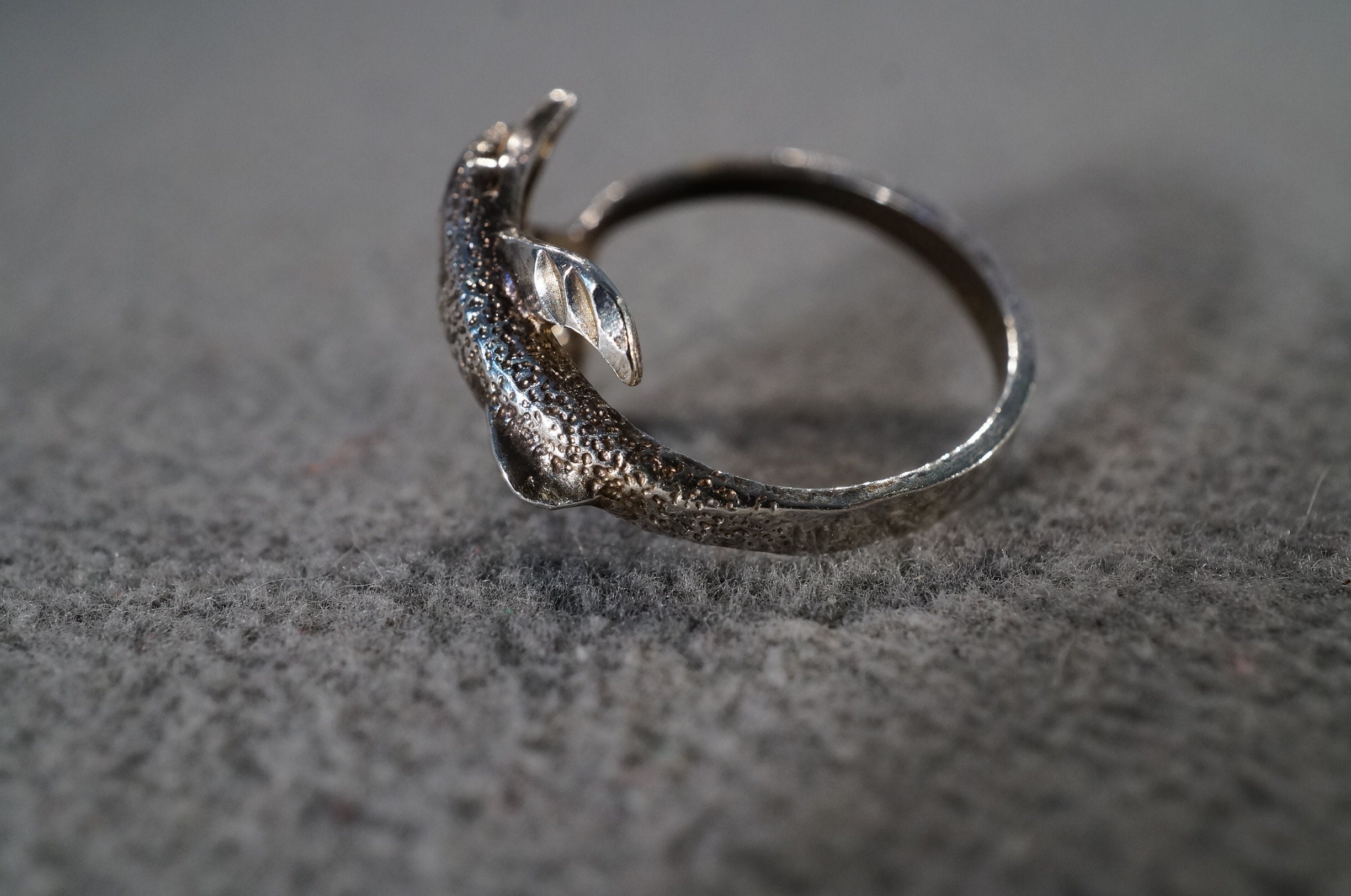 Vintage Art Deco Style Sterling Silver Dolphin Design Band