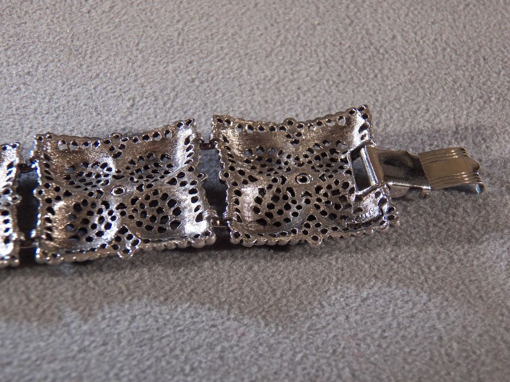 Vintage Silver Tone Big Bold Fancy Filigree Square Link