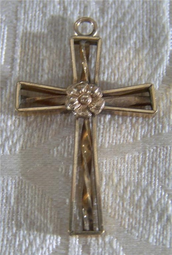 Vintage 12 K Yellow Gold Filled Fancy Etched Cross
