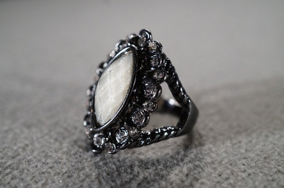vintage gunmetal colored statement ring with larg… - image 3
