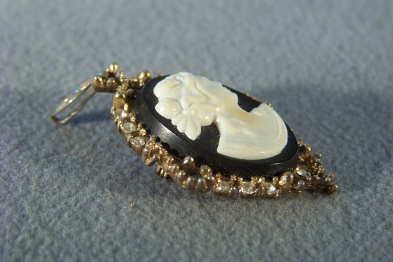 Vintage Fancy Detailed Bold Faux Cameo Rhinestone… - image 2