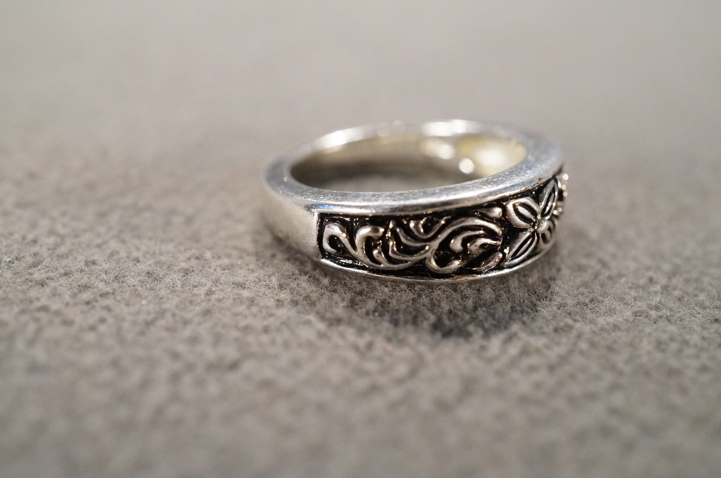 Vintage Sterling Silver Detailed Etched Flower Design