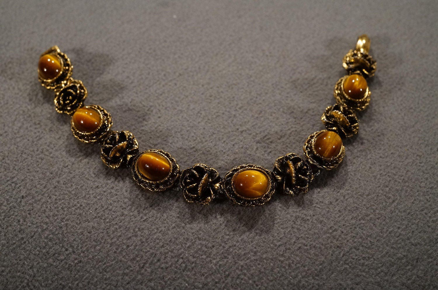 【高知インター店】 Vintage Art Deco Style Yellow Gold Tone Floral Design Glass アクセサリー
