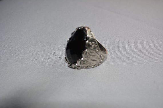 vintage statement ring with large oval faceted bl… - image 2