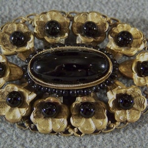 Vintage Yellow Gold Tone filigree black onyx stone fancy bold pin brooch Jewelry   **RL