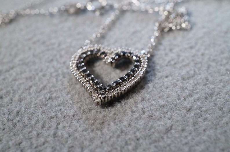 Vintage Sterling Silver 62 Round Combination Black White diamond Double Heart Pendant Charm Necklace Chain **RL