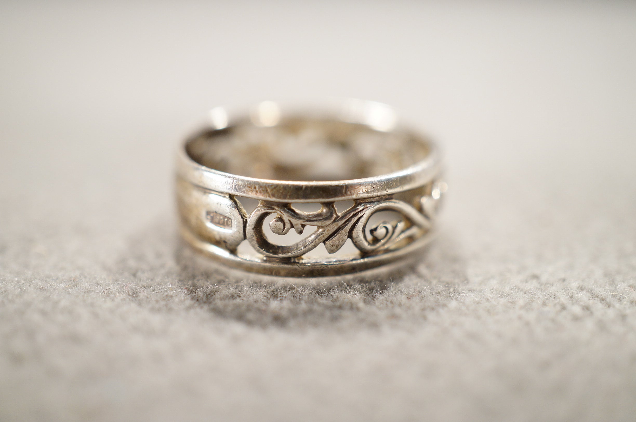 Flower Eternity Ring (SILVER)【Light】 2.49 Ctw Diamond Simulant Flower Ring. Full Eternity Ring