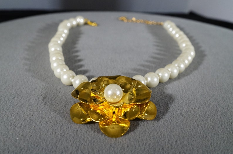 Vintage Art Deco Style Yellow Gold Tone Flower Design Faux Pearl Round Adjustable Set Pierced Earrings Necklace Jewelry K