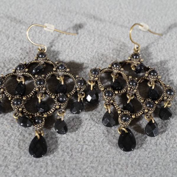Vintage Art Deco Style Yellow Gold Tone Chandelier Style Dangle Glass Stones Euro Wire Pierced Earrings      K
