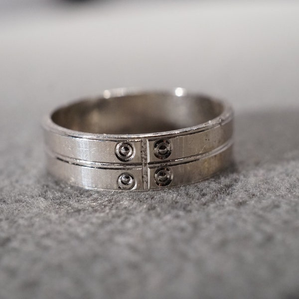 vintage sterling silver fashion band with diamond cut designs in lines and spirals, size 10   M7