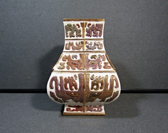 Mid-Century Ceramic Sculptural Vase – Studio Pottery, Signed Ruebel 1960, Tribal Motif
