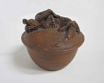 Chinese Clay Ceramic Lidded Small Bowl Tea Cup with Dragon Figurine