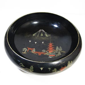 Vintage Japanese Aizu Lacquer Bowl | Hand-Painted Mt. Fuji & Pagoda | Mid-Century Mother-of-Pearl Inlay | Decorative Asian Art