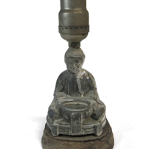 Vintage 1940s Daibutsu-kō meditierende Buddha Figural Mid-Century Räucherlampe Tischlampe Showa Periode