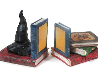 Vintage 2000 Harry Potter Sorting Hat Bookends by Enesco, Hogwarts Wizard Book Pile Shelf, Magical Library Decor, Book Lover Gift
