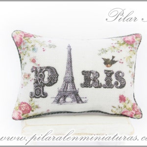 Almofada com Torre Eiffel, Paris Almofada vintage, miniatura para casa de bonecas, escala 1/12, presente para mulher, almofada romântica, decoração shabby chic