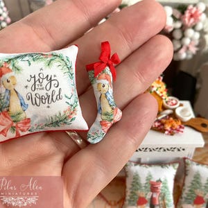 Peter Rabbit Weihnachtskissen, Kissen, Puppenhaus Miniatur, Beatrix Potter Kissen, für Kinderzimmer, Geschenk für Weihnachten, Geschenk für Frau, Puppenhaus Liebhaber