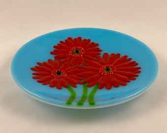 Gerbera Daisy Plate, Handmade Fused Glass Round Flower Dish with 3 Orange Red Blossoms
