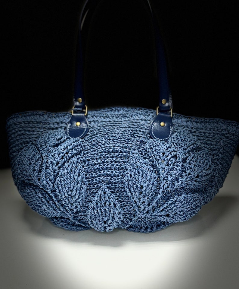 Sac bleu marine en motif feuilles image 4