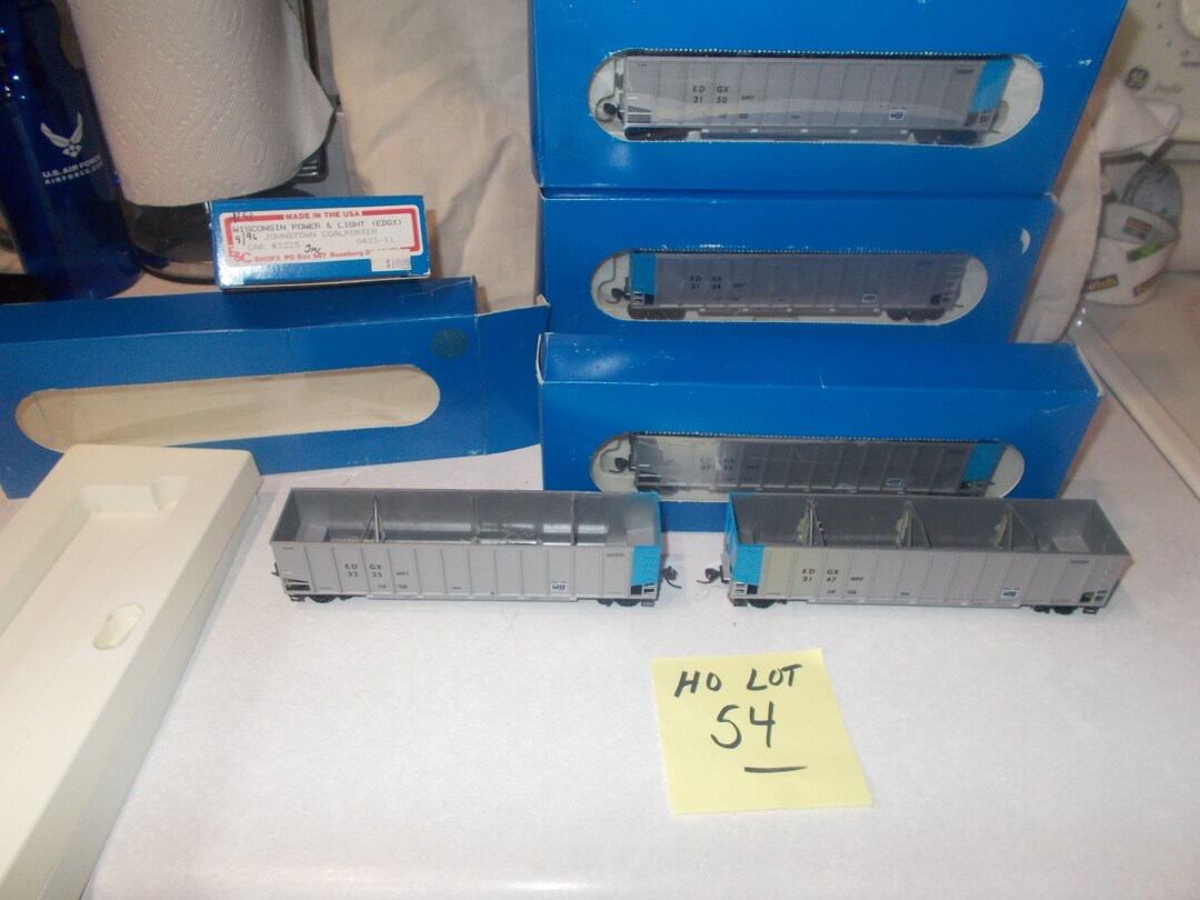 5 HO Scale Cars,wisconsin Power and Light in Boxes With Kadee Couplers