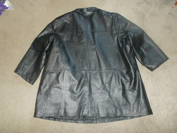 A nice rare size  leather coat for ladies size 32… - image 2