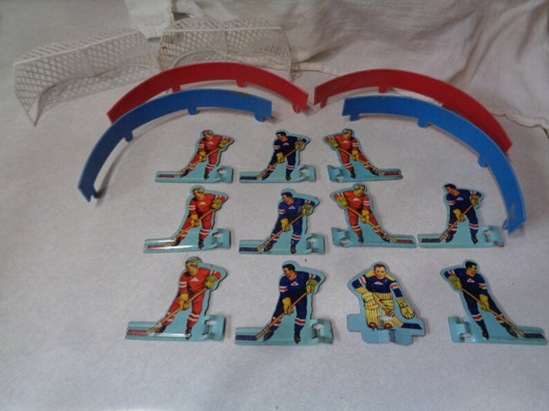 Vintage Metal Hockey Playerswallsgoals Off Old Table Top Etsy
