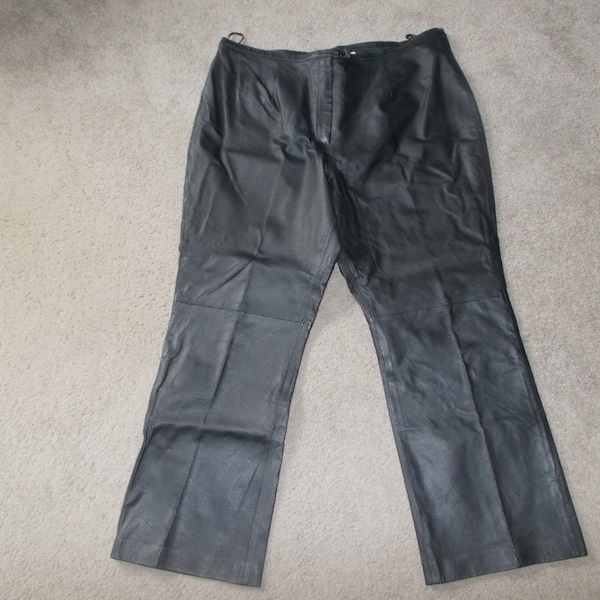 Woman,black dress leather pants, 22W waist 20,hips 26 ,length 42 Newport News lot 113,unused