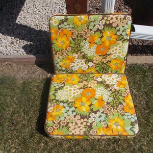 NOW ON sale Vintage 1970s patio,lawn chair cushions,floral design,set of 2 in real nice shape