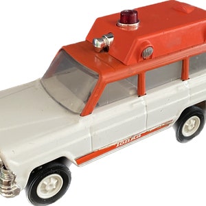 Jouet d'ambulance enfnts, modèle de jouet d'ambulance avec son et lumières,  jouet d'ambulance de jeu de véhicule de sauvetage avec civière, voiture de  jouet de véhicule d'ambulance pour tout-petit : : Jeux