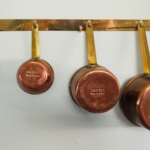 4 Copper measuring cups (metric) with brass Handles Nesting or Hanging from brass rack included for display or Use