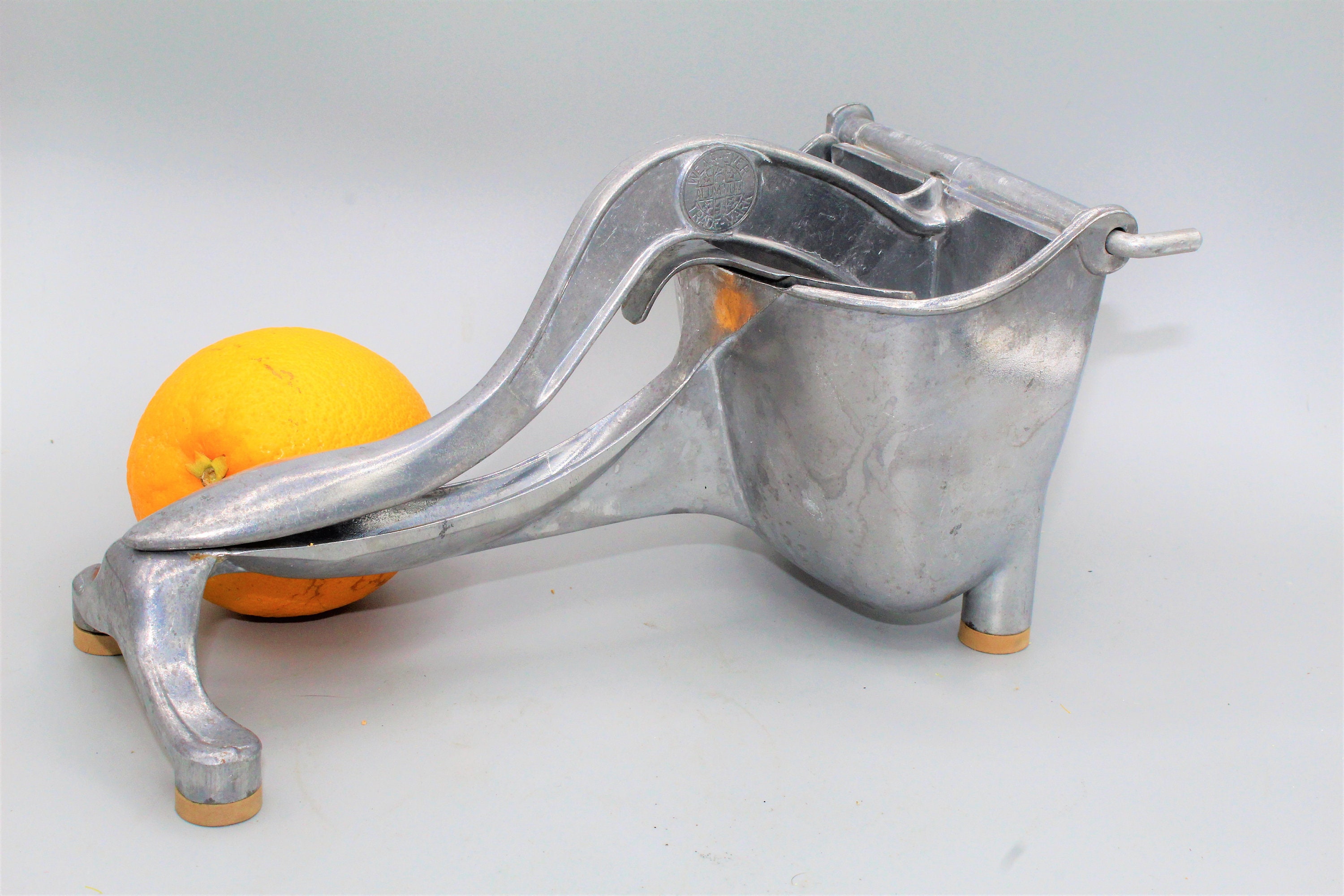 Aluminum Hand Juicer – The Slate Group