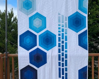 Physical Item: Hexagonal Gradient Modern Art Quilt/Wallhanging