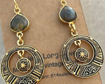 Pendientes románticos de aro de labradorita y damasquinado