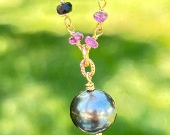 Collar de turmalina y perlas negras