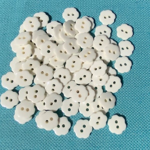 White Flower Buttons,  75 pc, Vintage White Plastic Flower, Garden,  Spring Buttons, 15mm, just over 1/2” sewing, crafts, costume,  #15